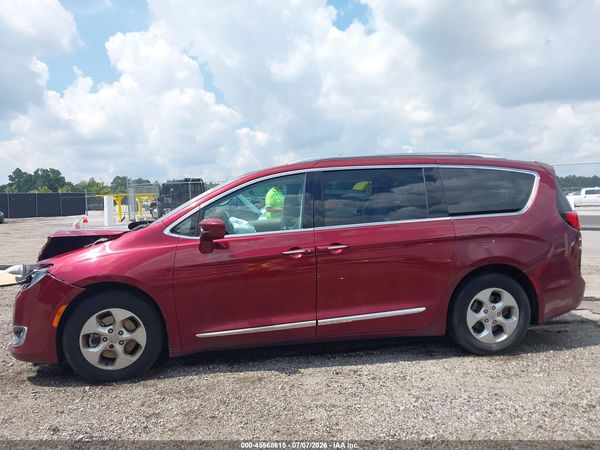 2017 CHRYSLER PACIFICA TOURING-L PLUS — I117