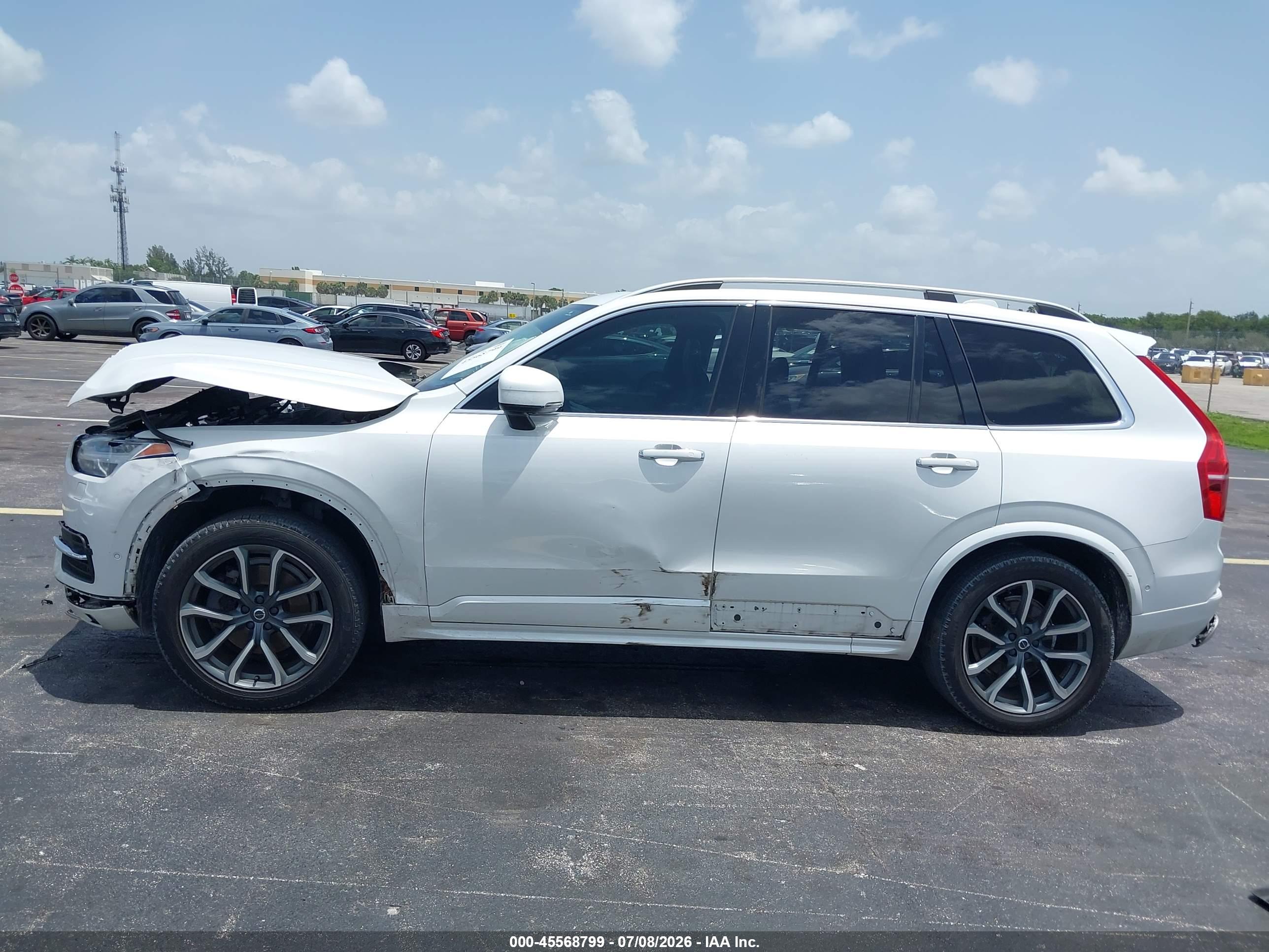 2019 VOLVO XC90 T5 MOMENTUM