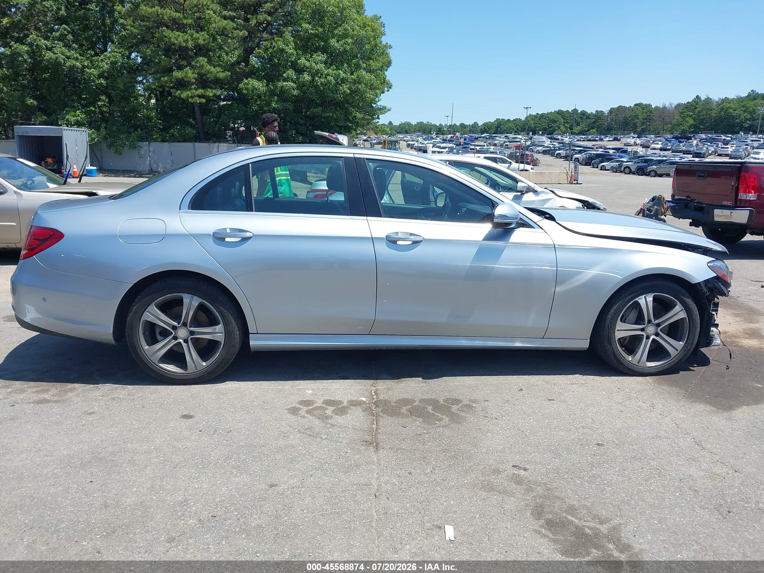 2017 MERCEDES-BENZ E 300 E300-4M