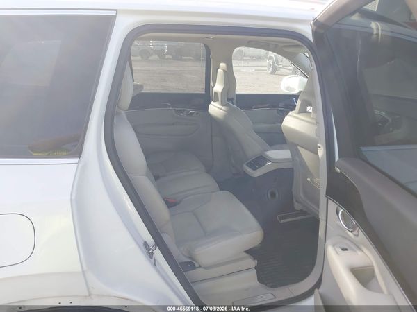 2016 VOLVO XC90 T6 MOMENTUM