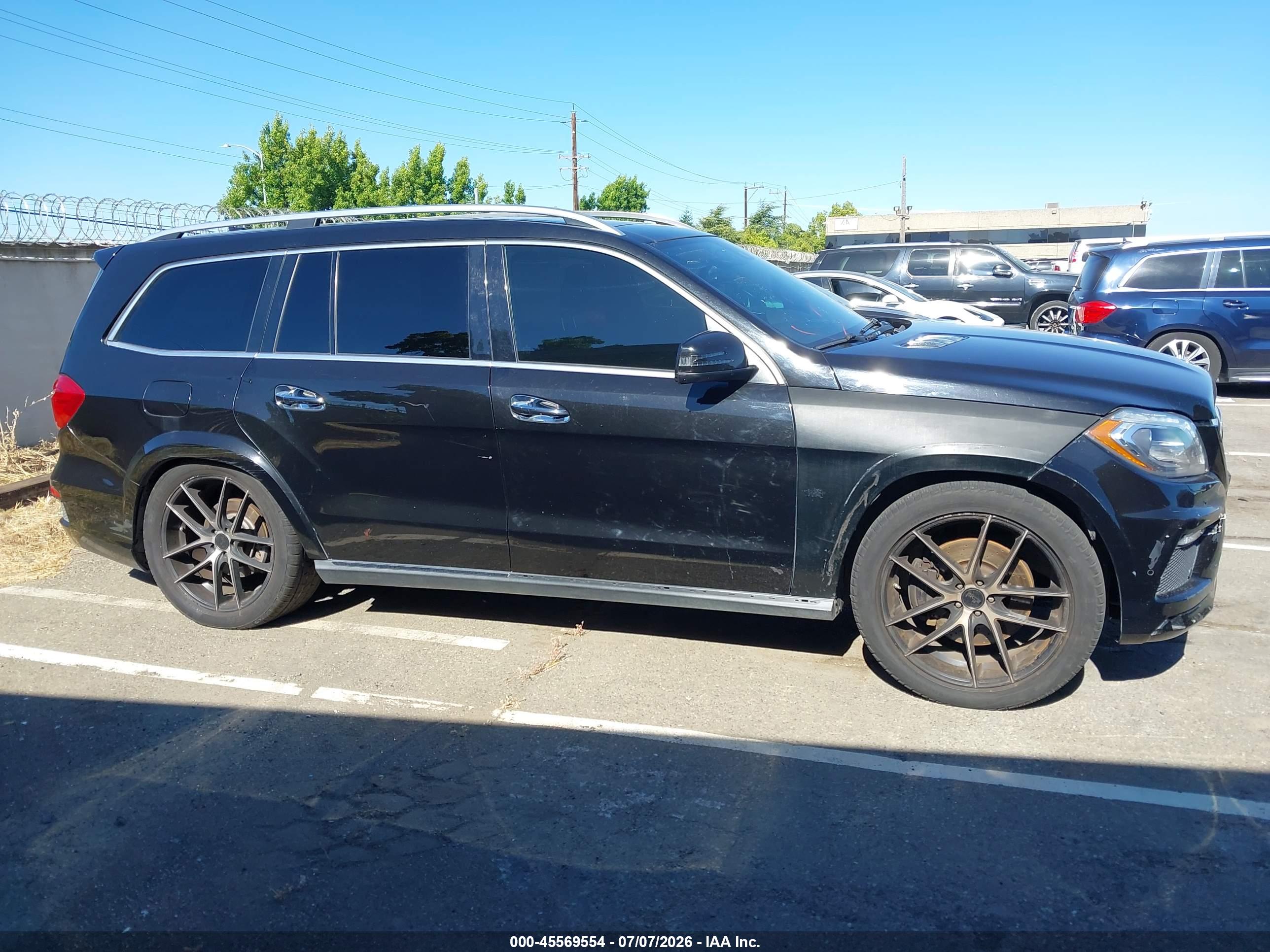 2015 MERCEDES-BENZ GL 550 GL550 4MATIC
