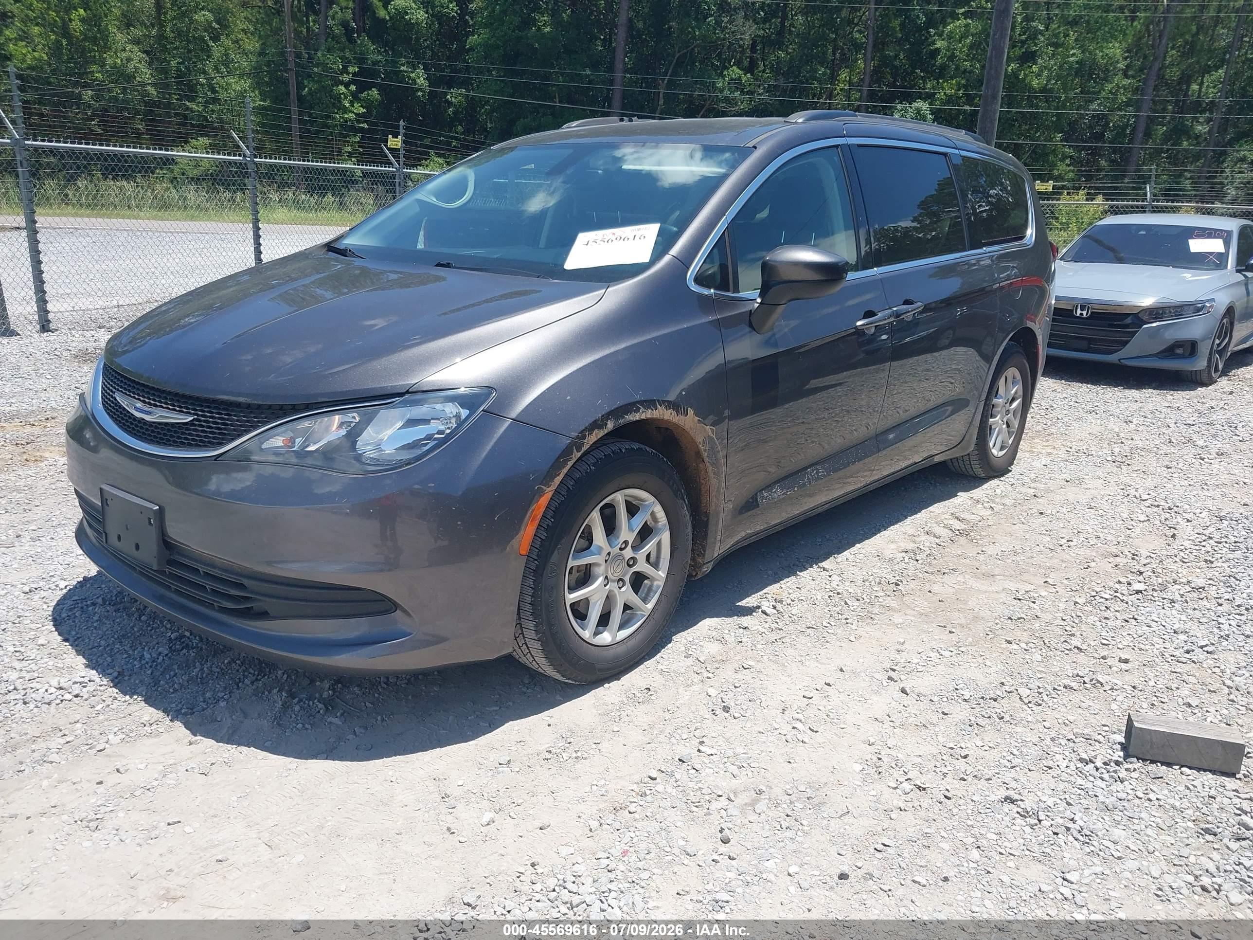 2020 CHRYSLER VOYAGER LXI