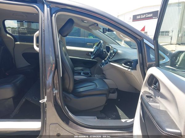 2020 CHRYSLER VOYAGER LXI