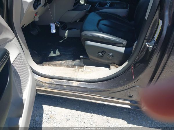 2020 CHRYSLER VOYAGER LXI