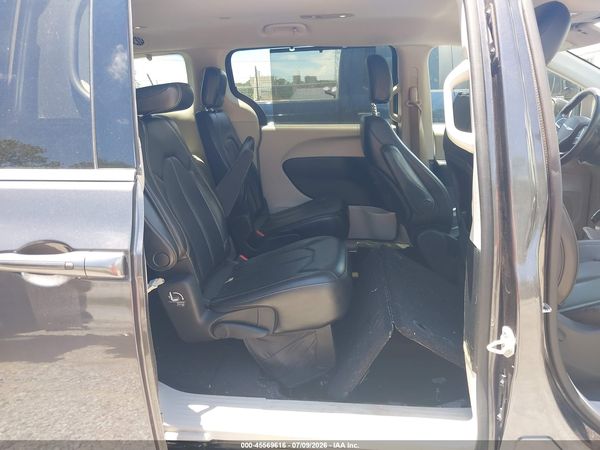 2020 CHRYSLER VOYAGER LXI