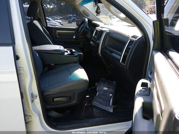 2016 RAM 1500 SLT