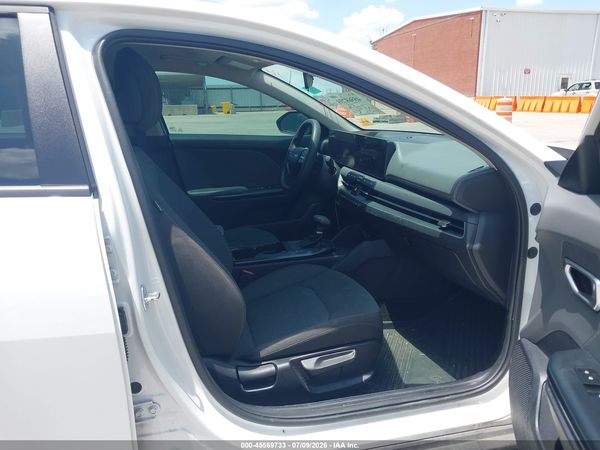 2025 KIA K4 LX