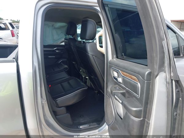 2019 RAM 1500 LARAMIE  4X4 6'4 BOX