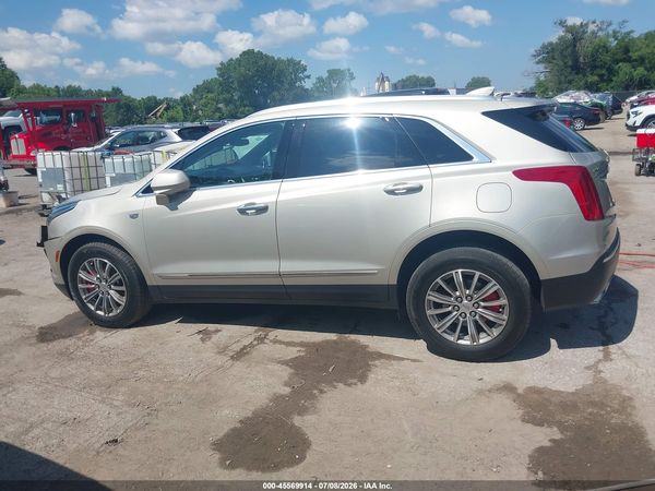 2017 CADILLAC XT5