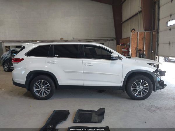 2019 TOYOTA HIGHLANDER XLE