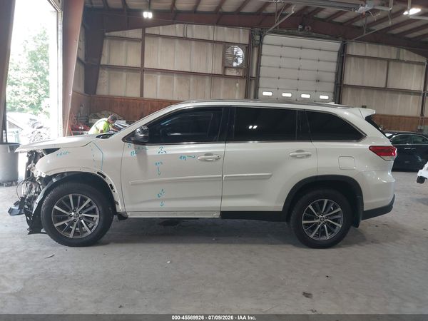 2019 TOYOTA HIGHLANDER XLE