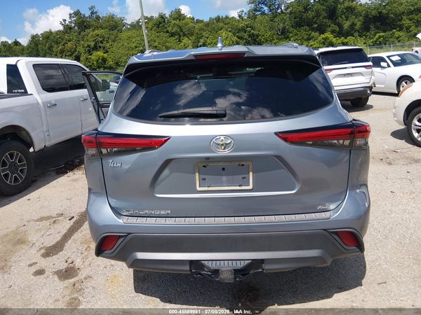 2022 TOYOTA HIGHLANDER XLE