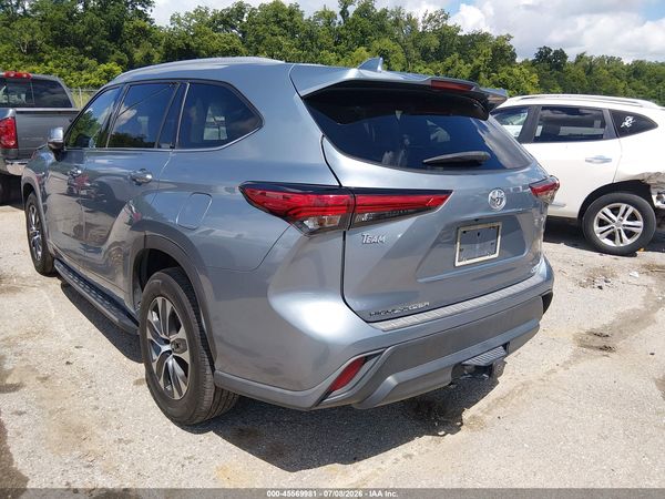 2022 TOYOTA HIGHLANDER XLE