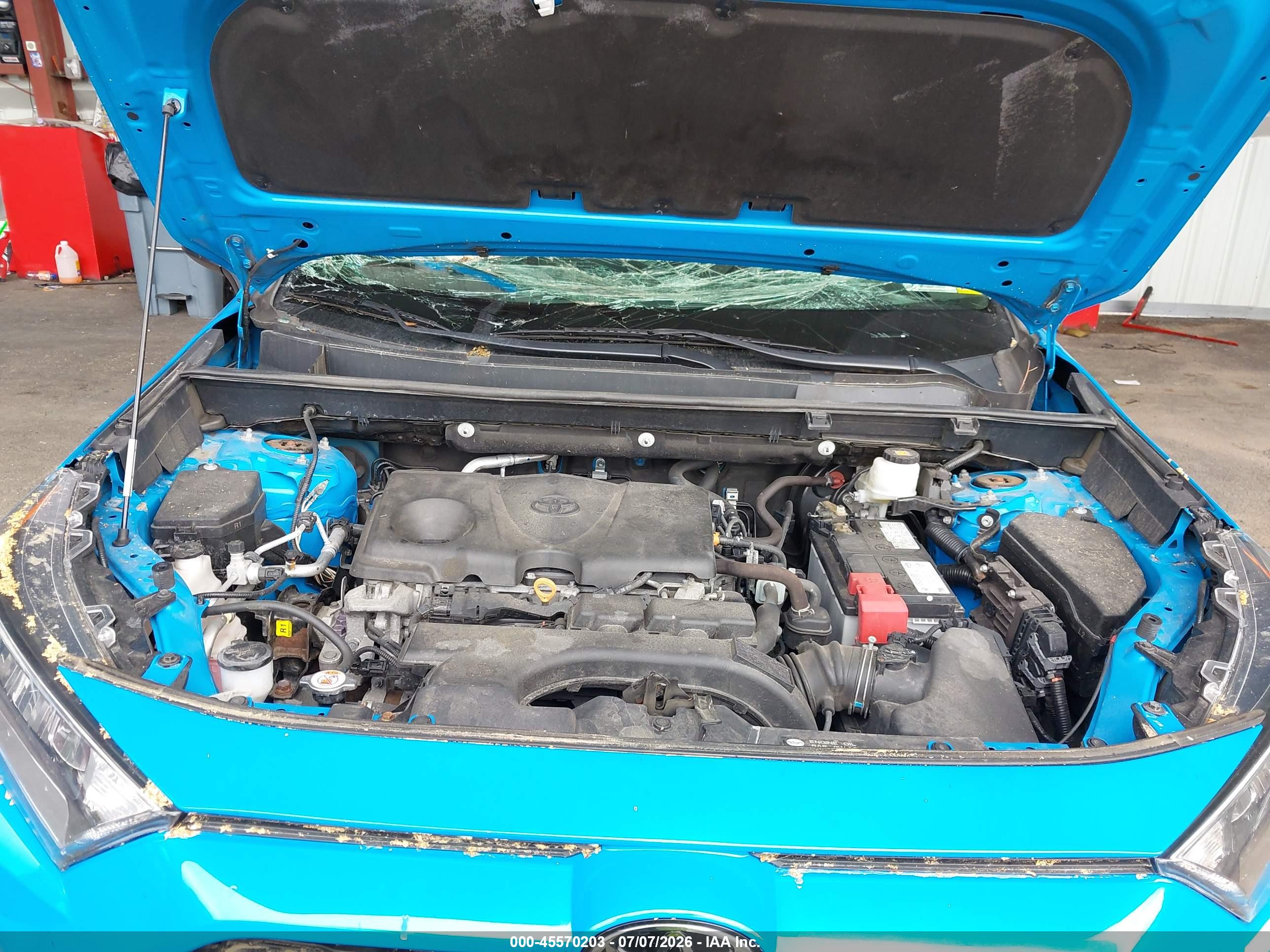 2020 TOYOTA RAV4 XLE