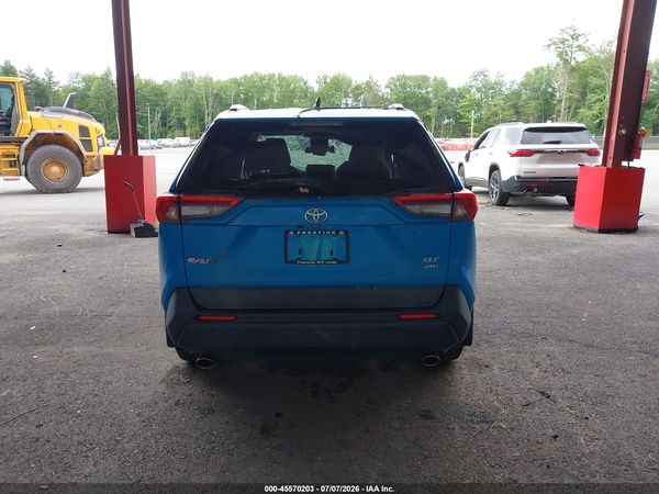 2020 TOYOTA RAV4 XLE