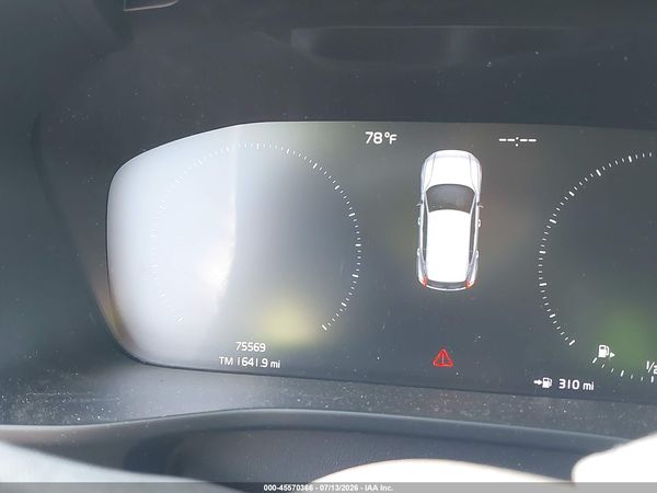 2021 VOLVO XC40 T5 MOMENTUM