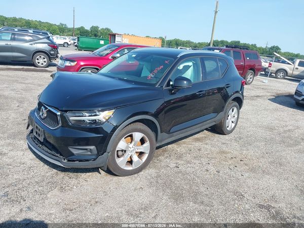 2021 VOLVO XC40 T5 MOMENTUM