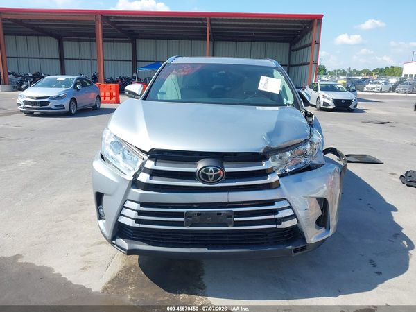 2017 TOYOTA HIGHLANDER XLE