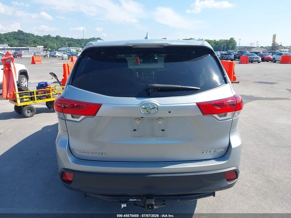 2017 TOYOTA HIGHLANDER XLE