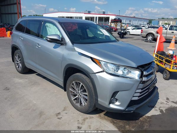 2017 TOYOTA HIGHLANDER XLE