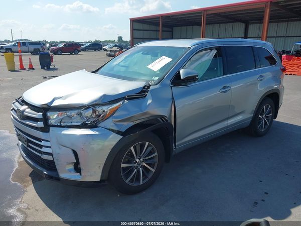 2017 TOYOTA HIGHLANDER XLE