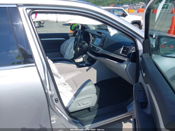 2017 TOYOTA HIGHLANDER XLE