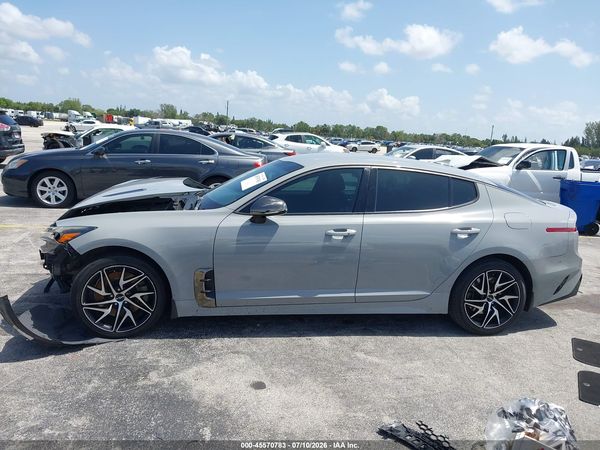 2022 KIA STINGER