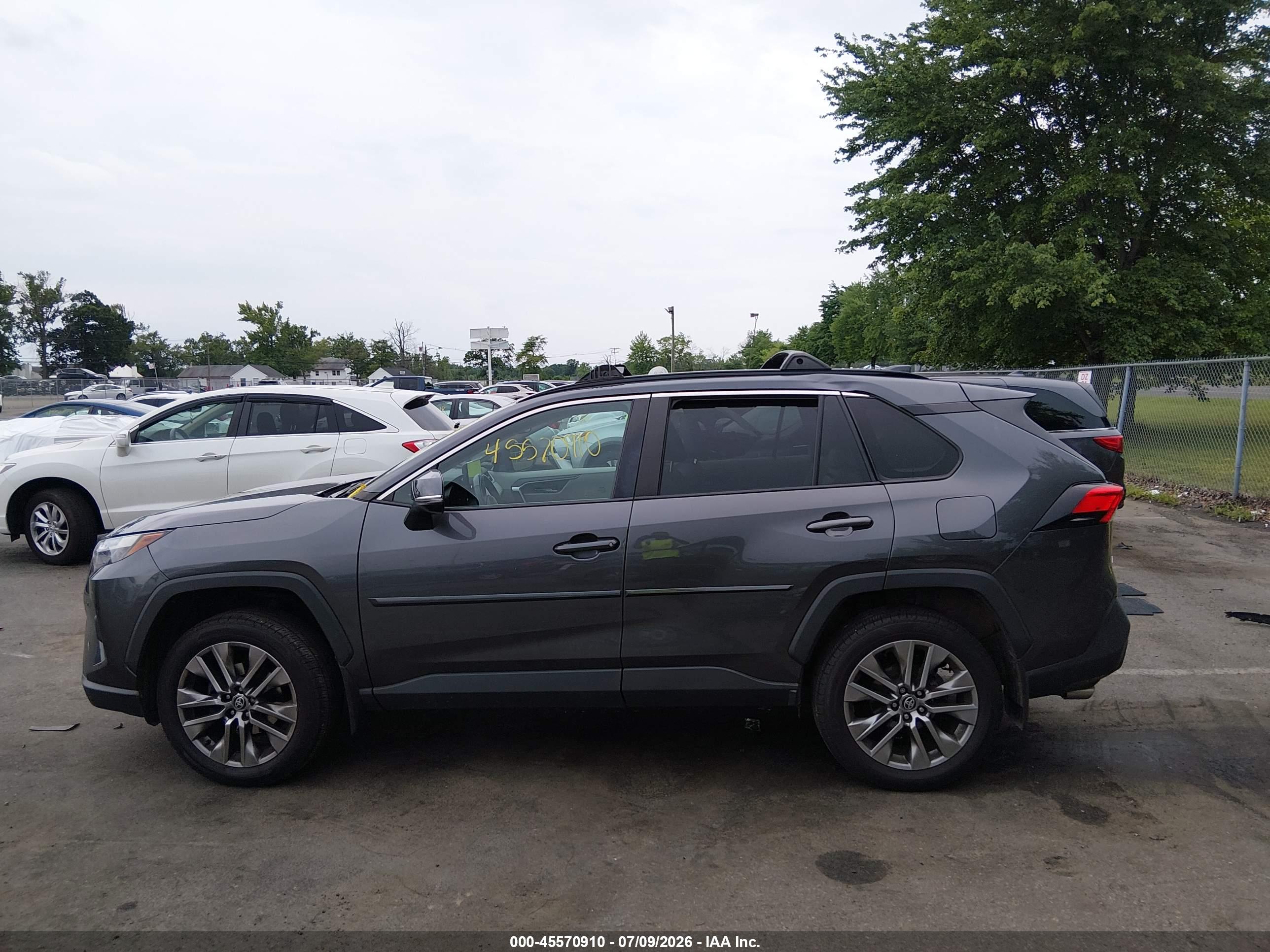 2023 TOYOTA RAV4 XLE PREMIUM