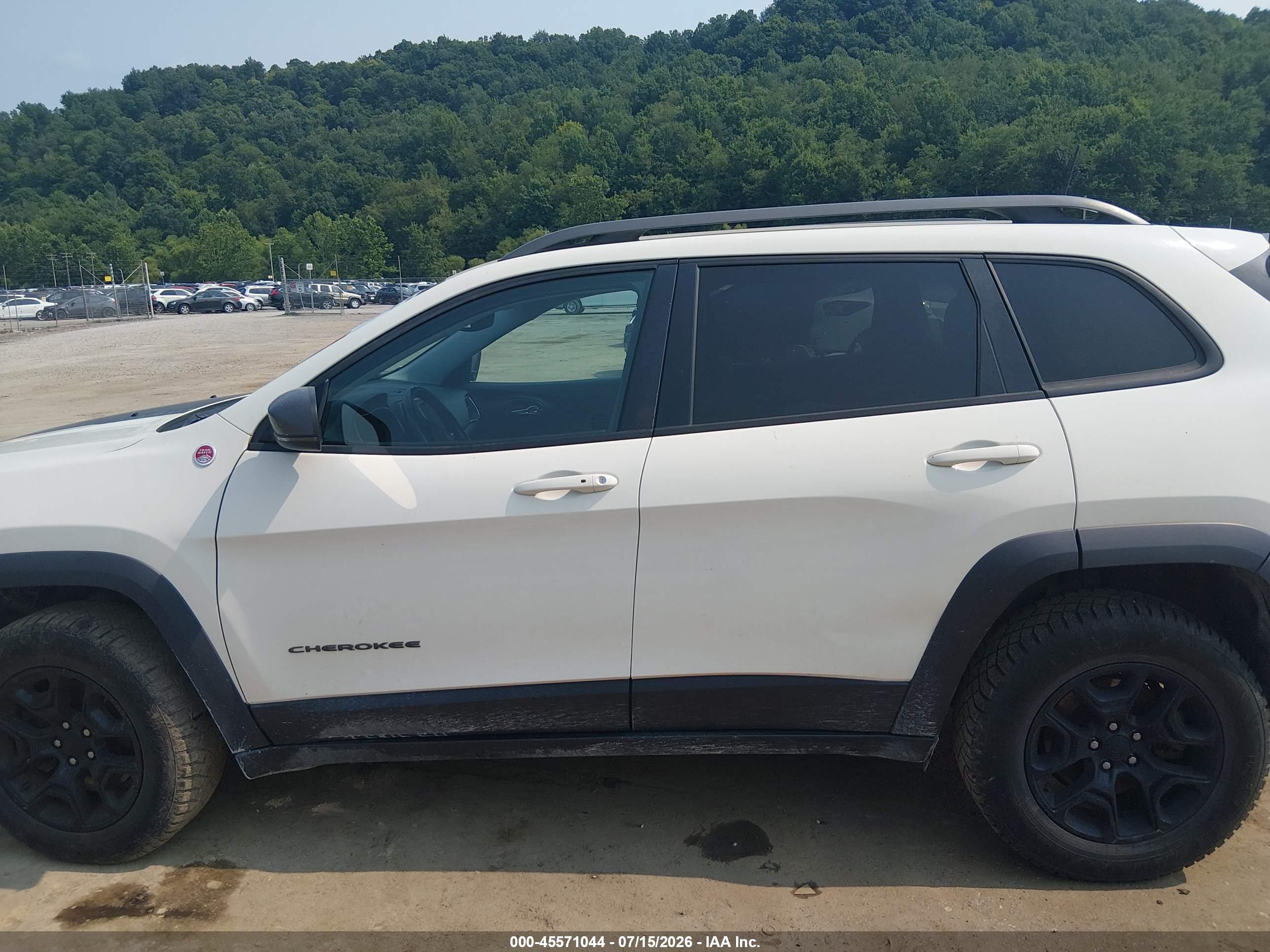 2019 JEEP CHEROKEE TRAILHAWK 4X4