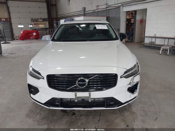 2021 VOLVO S60 T5 MOMENTUM