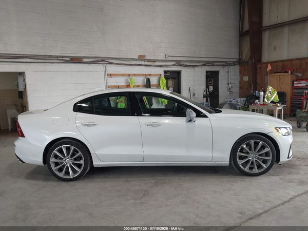 2021 VOLVO S60 T5 MOMENTUM