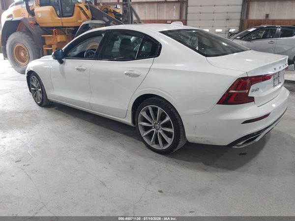 2021 VOLVO S60 T5 MOMENTUM