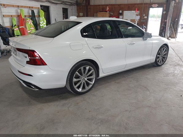 2021 VOLVO S60 T5 MOMENTUM