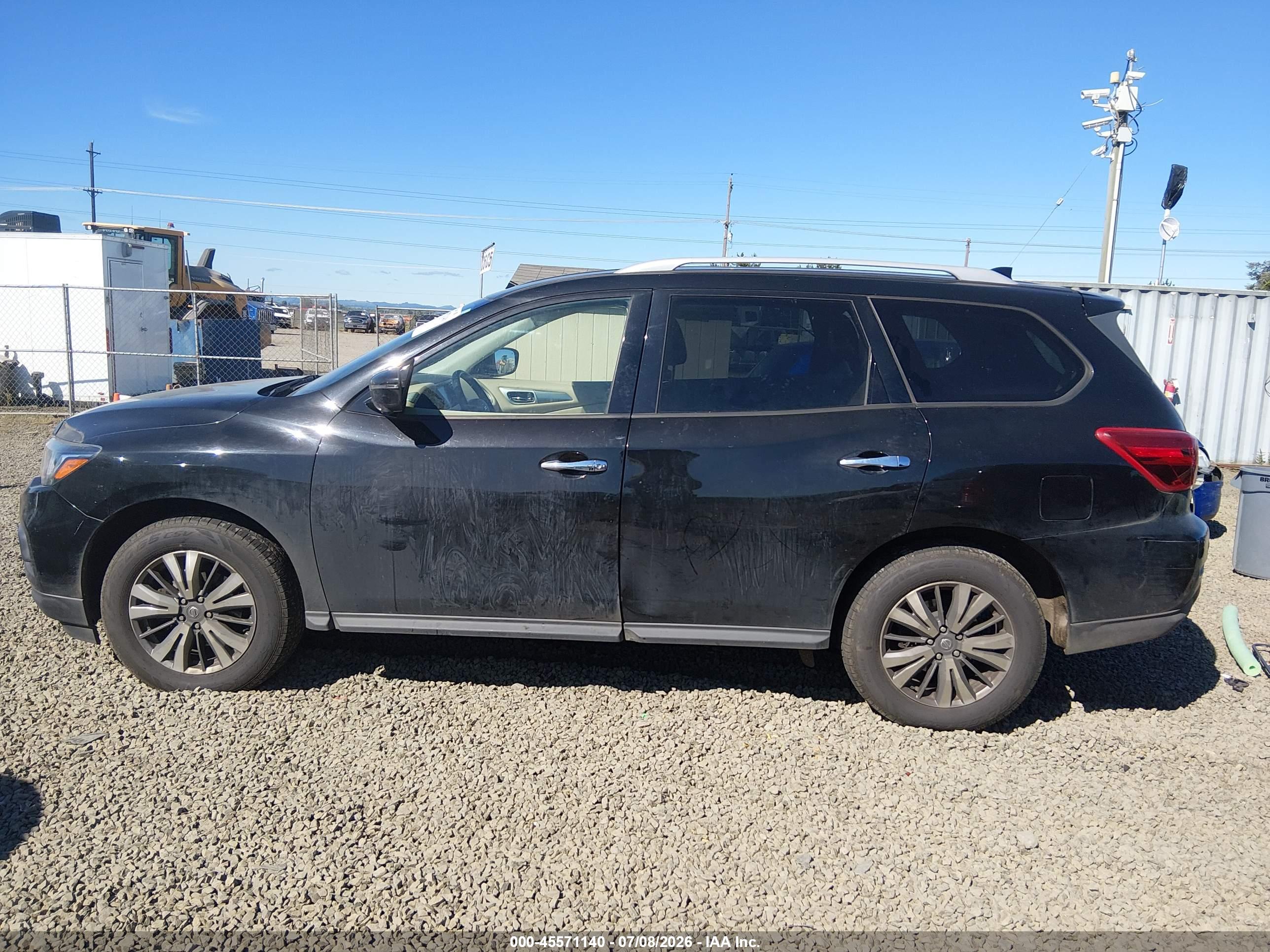 2019 NISSAN PATHFINDER SL