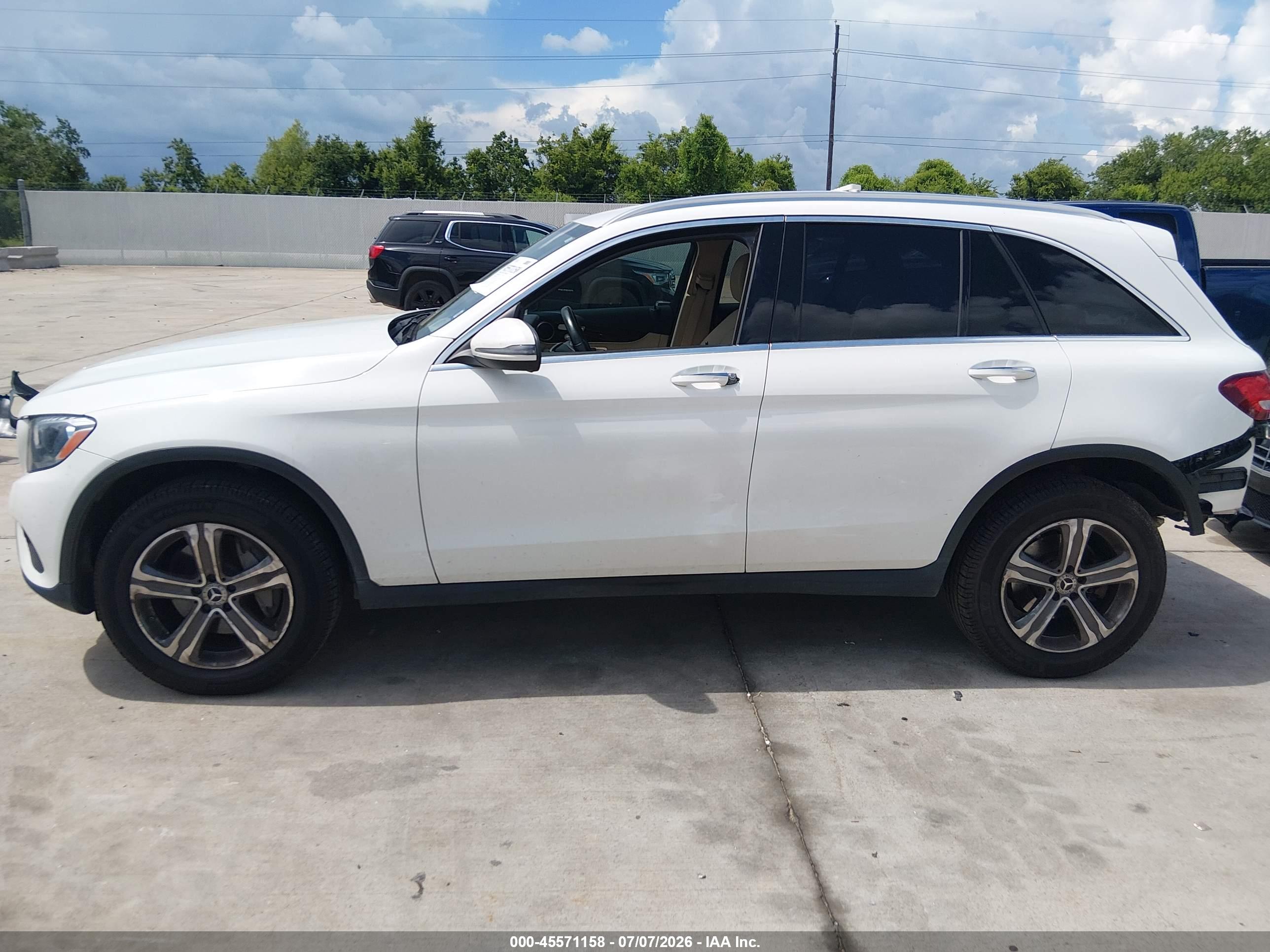 2019 MERCEDES-BENZ GLC 300 GLC300