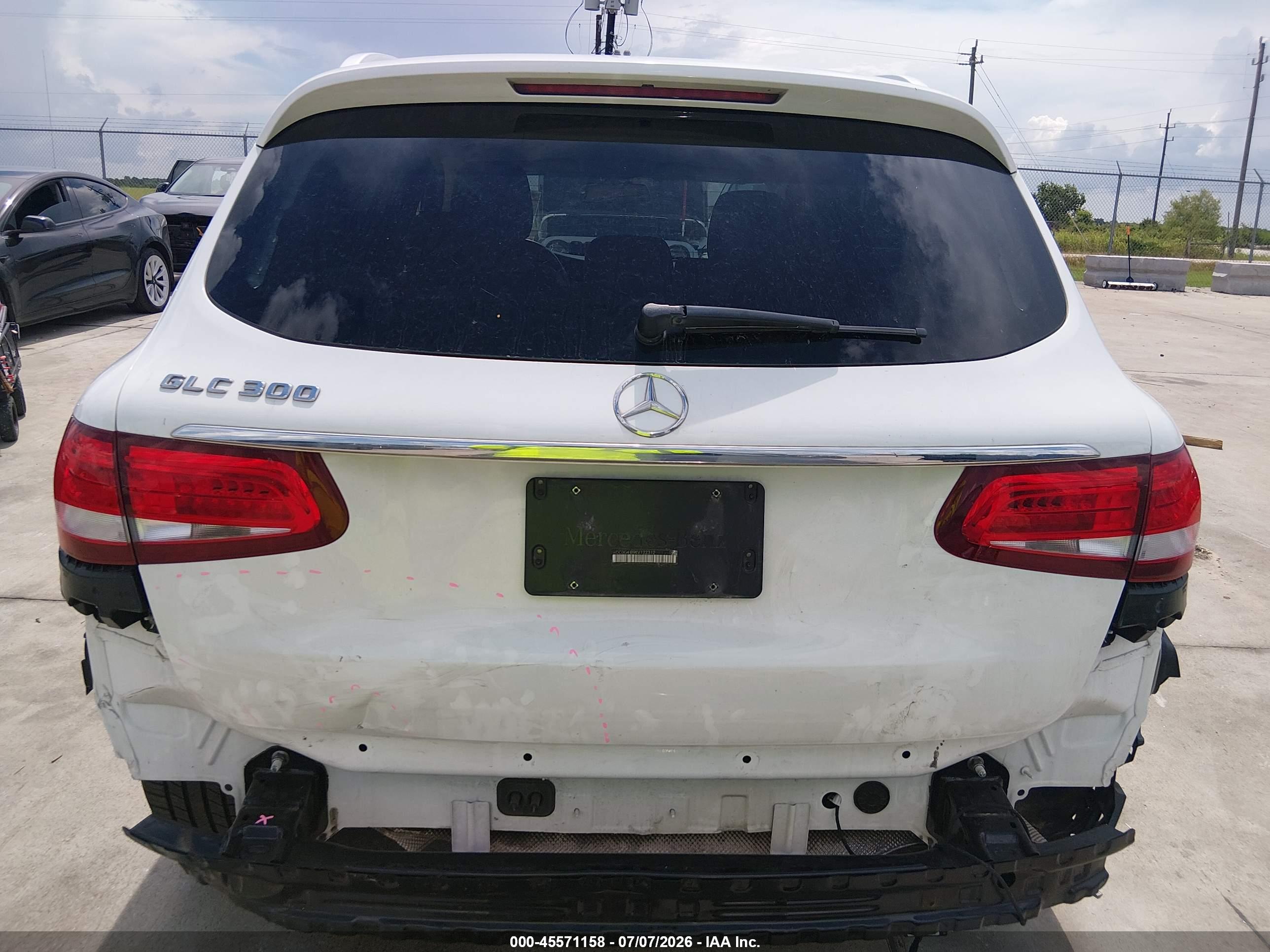 2019 MERCEDES-BENZ GLC 300 GLC300