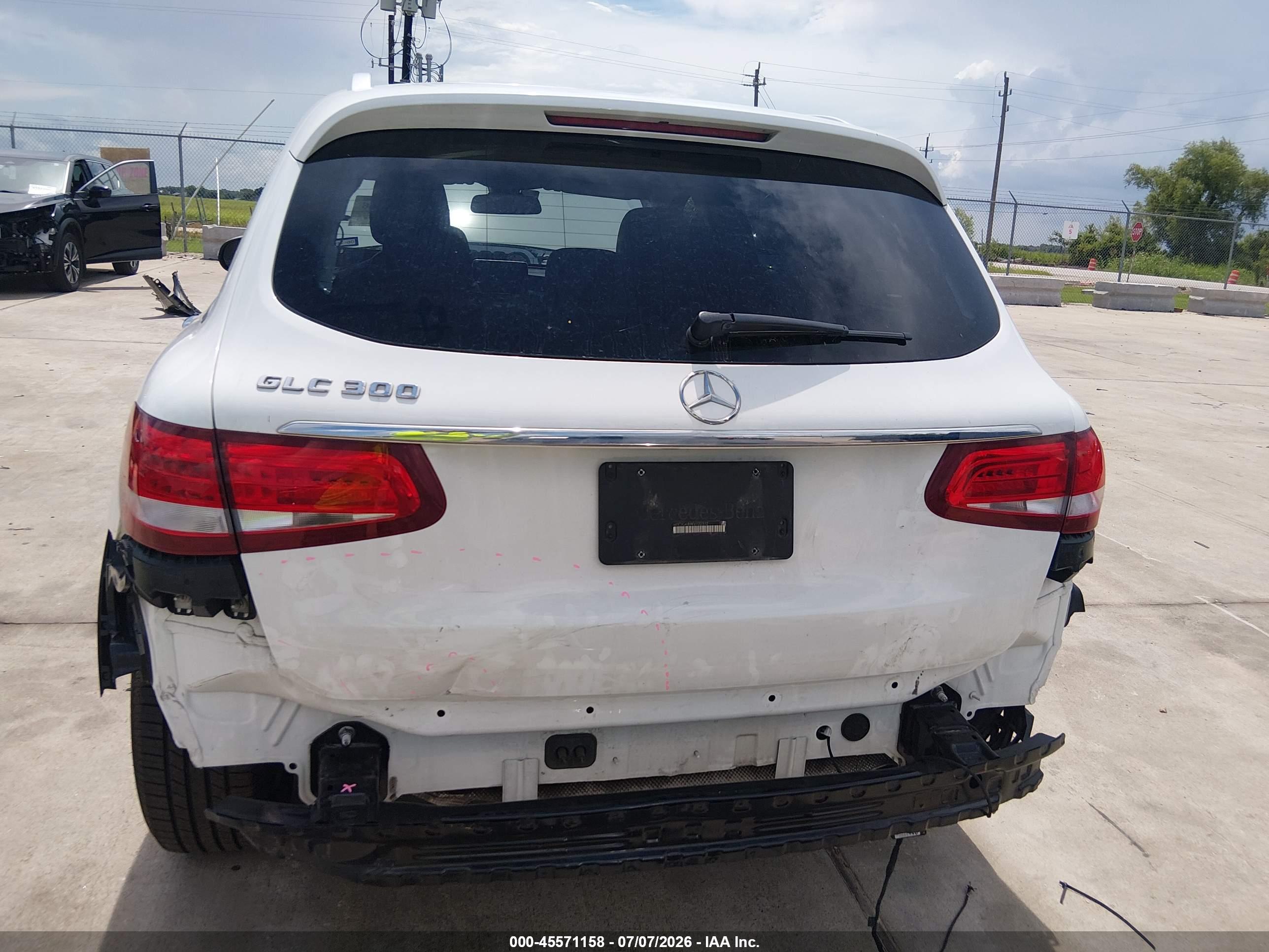 2019 MERCEDES-BENZ GLC 300 GLC300