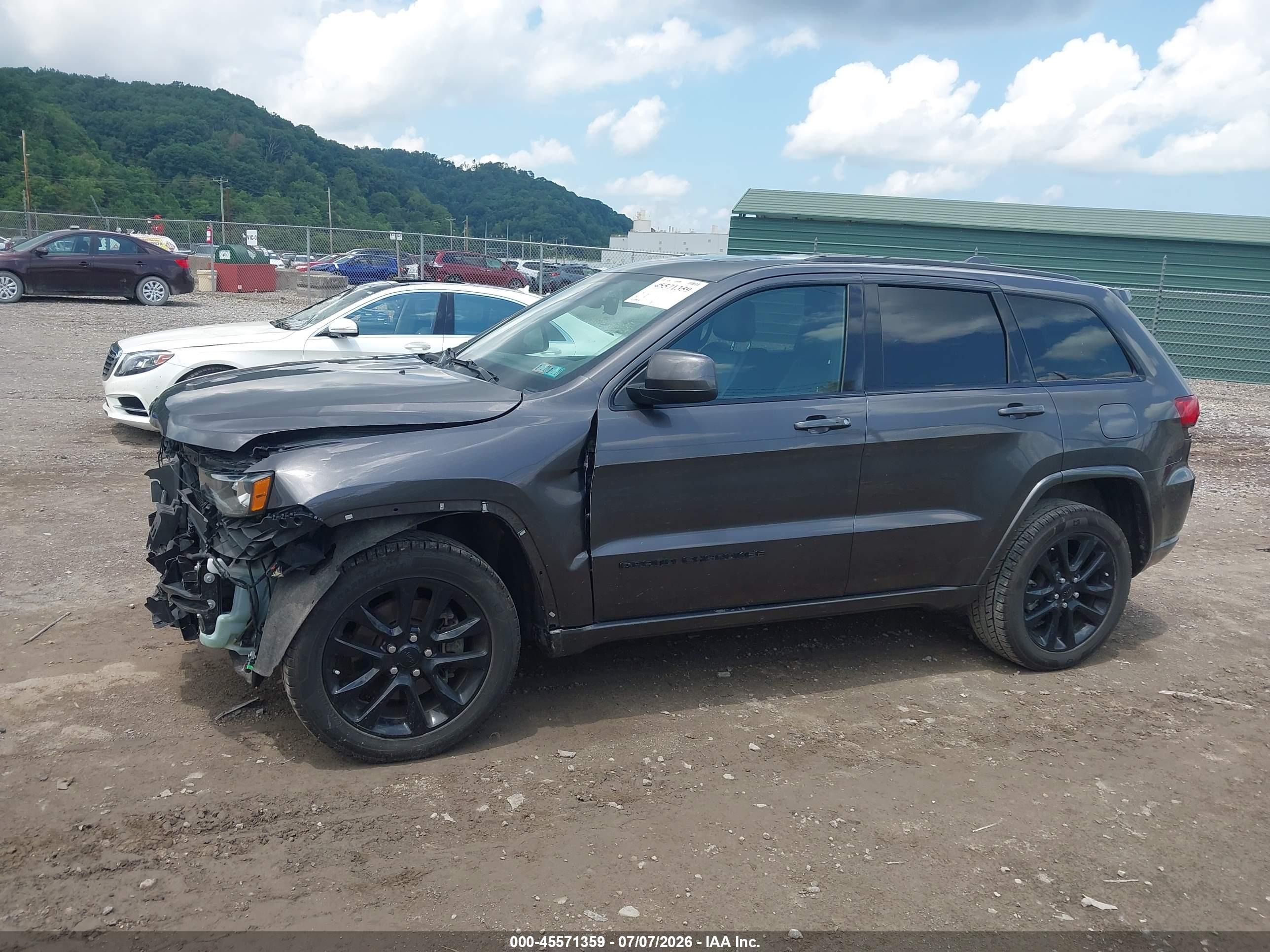 2021 JEEP GRAND CHEROKEE LAREDO X 4X4