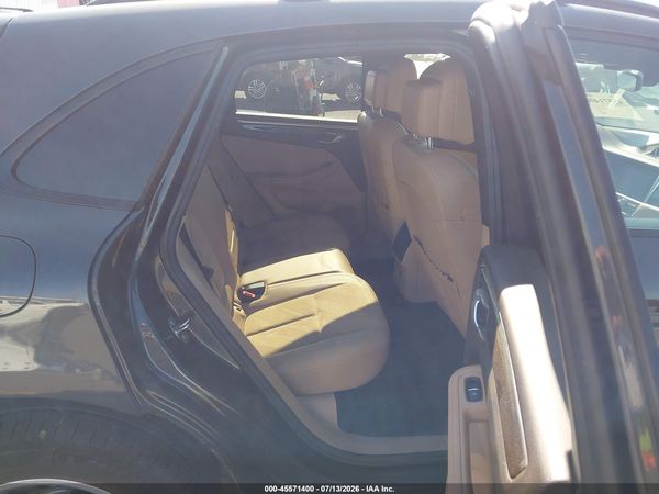 2019 PORSCHE MACAN