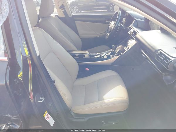 2017 LEXUS IS 200T