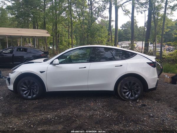 2026 TESLA MODEL Y