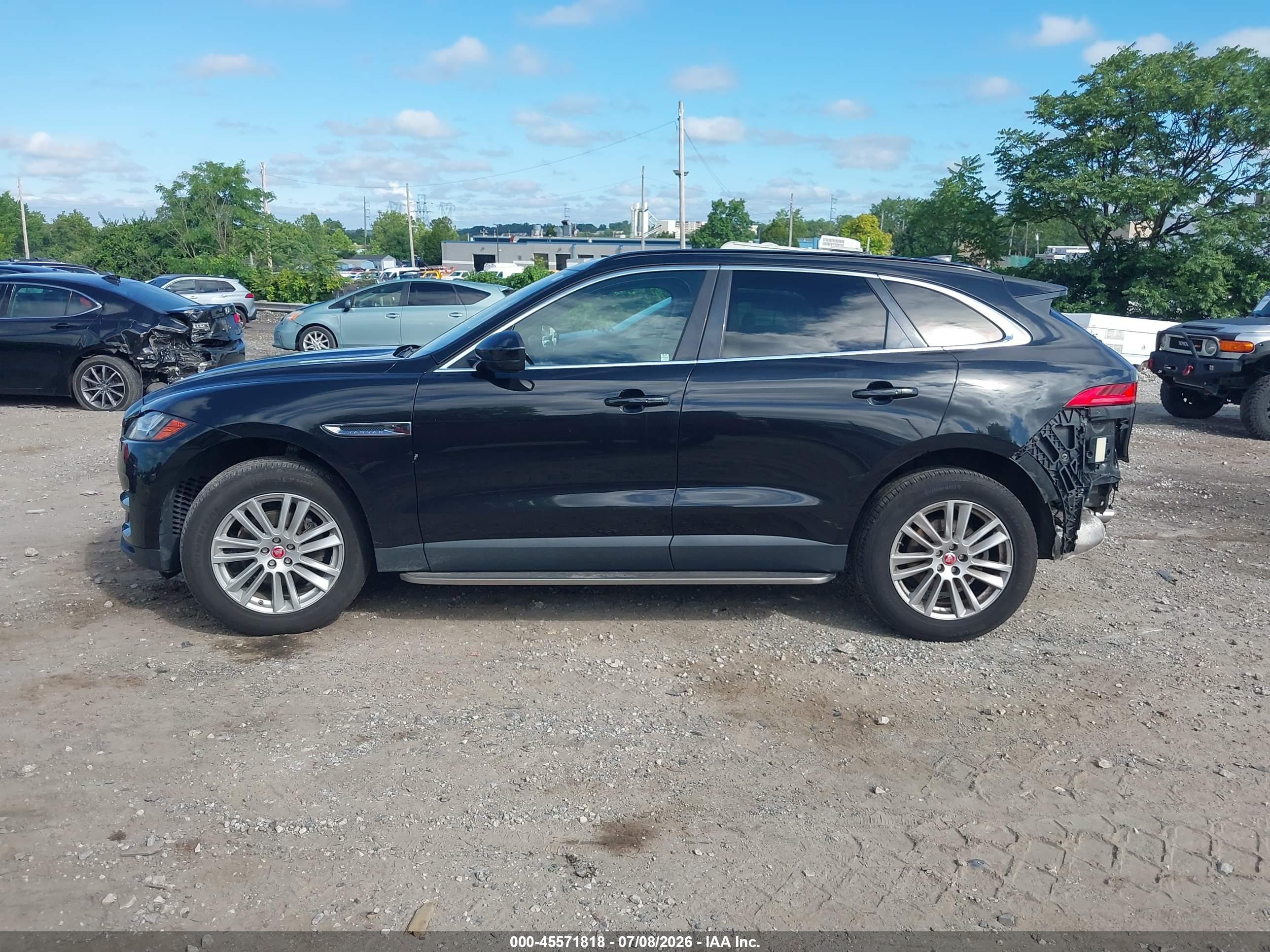 2018 JAGUAR F-PACE 25T PRESTIGE
