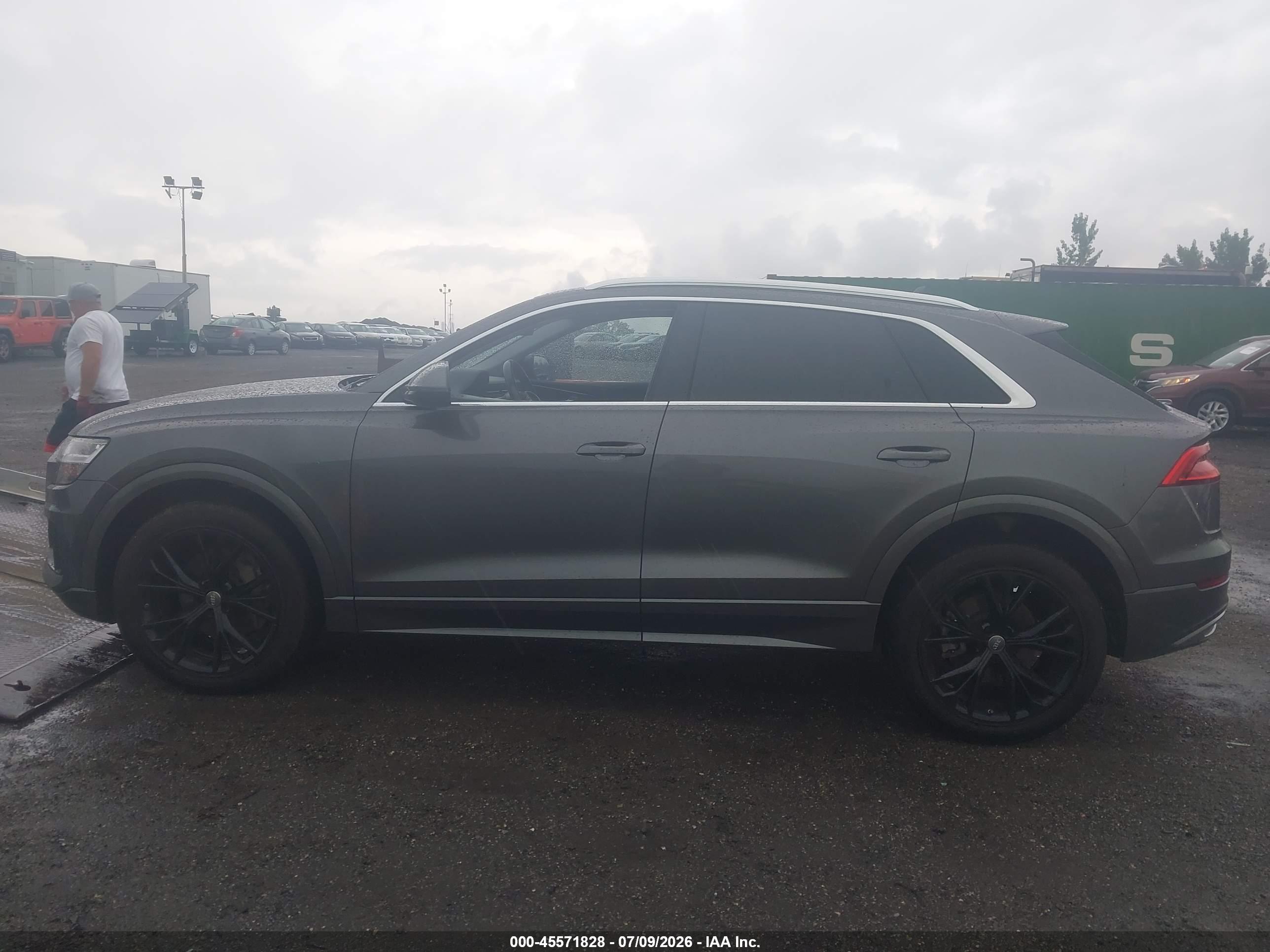 2021 AUDI Q8