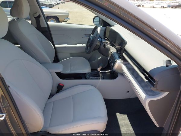 2025 HYUNDAI KONA SE
