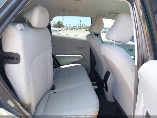 2025 HYUNDAI KONA SE