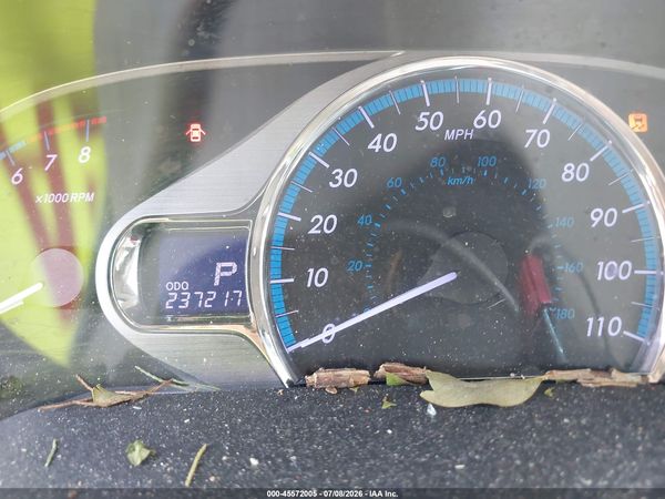 2013 TOYOTA SIENNA XLE V6 8 PASSENGER