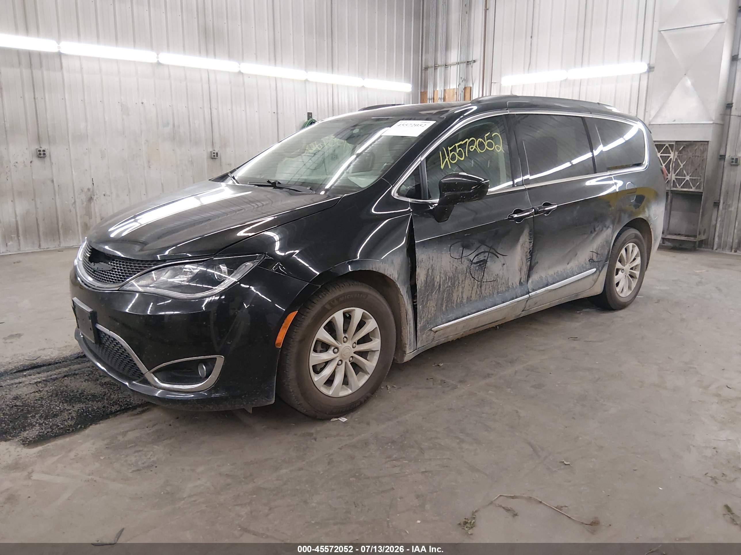 2017 CHRYSLER PACIFICA TOURING-L — I2
