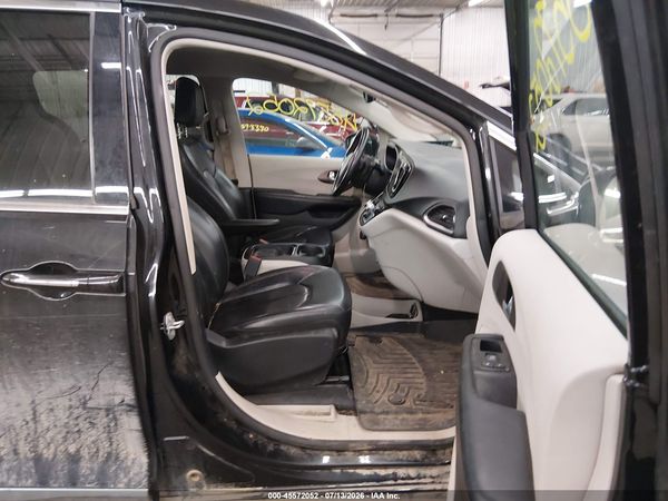 2017 CHRYSLER PACIFICA TOURING-L — I5