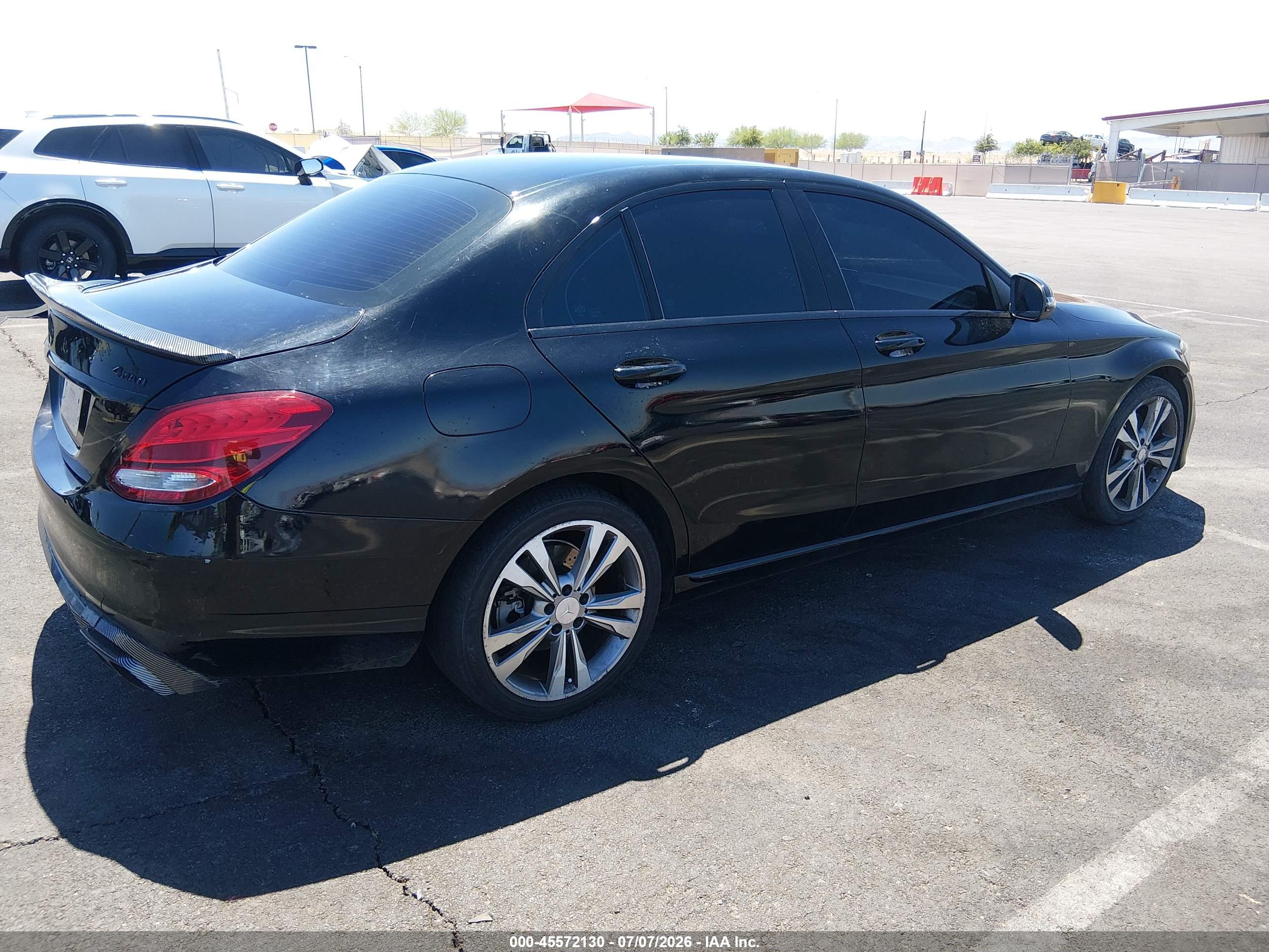 2015 MERCEDES-BENZ C 300