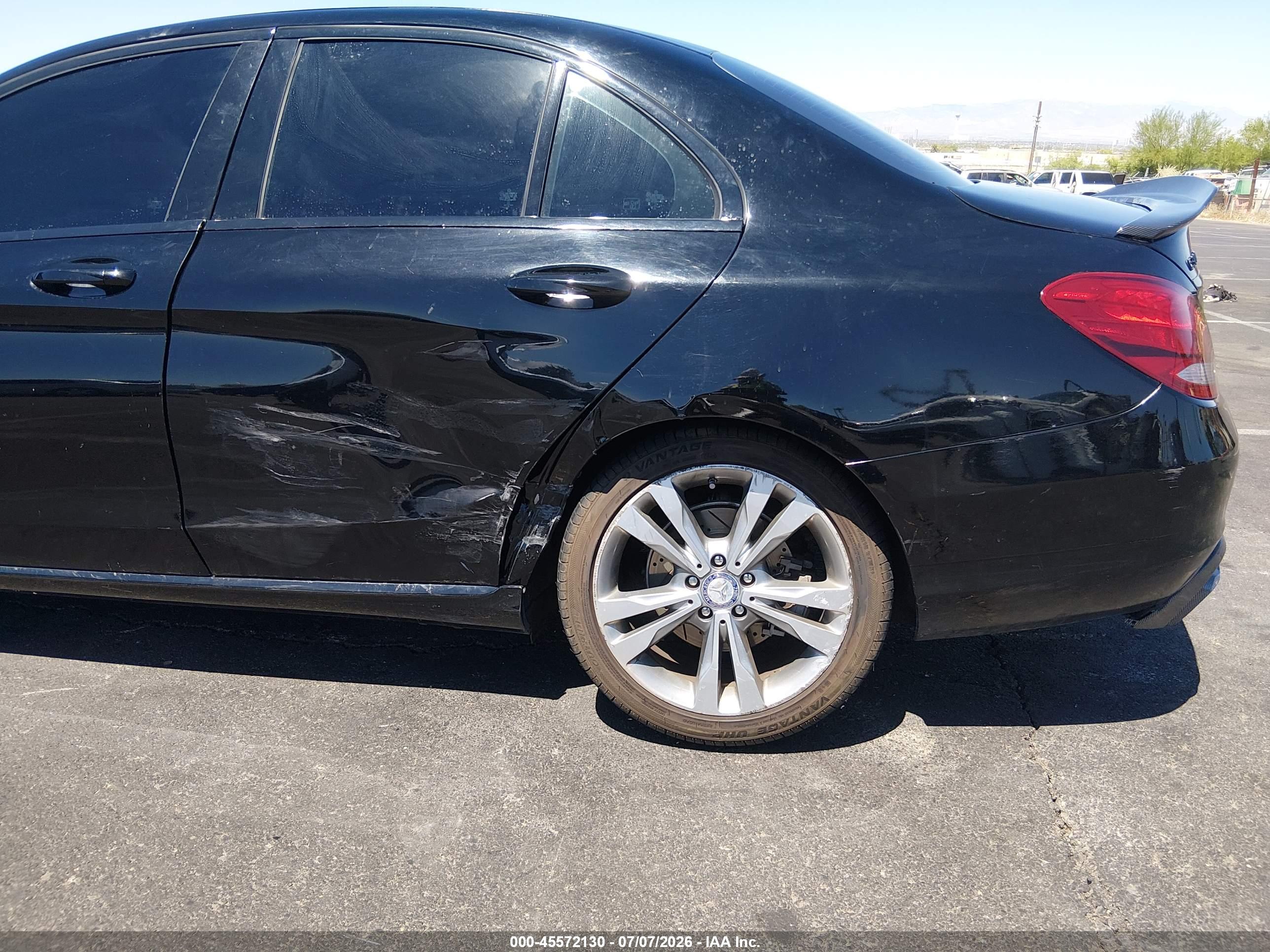 2015 MERCEDES-BENZ C 300